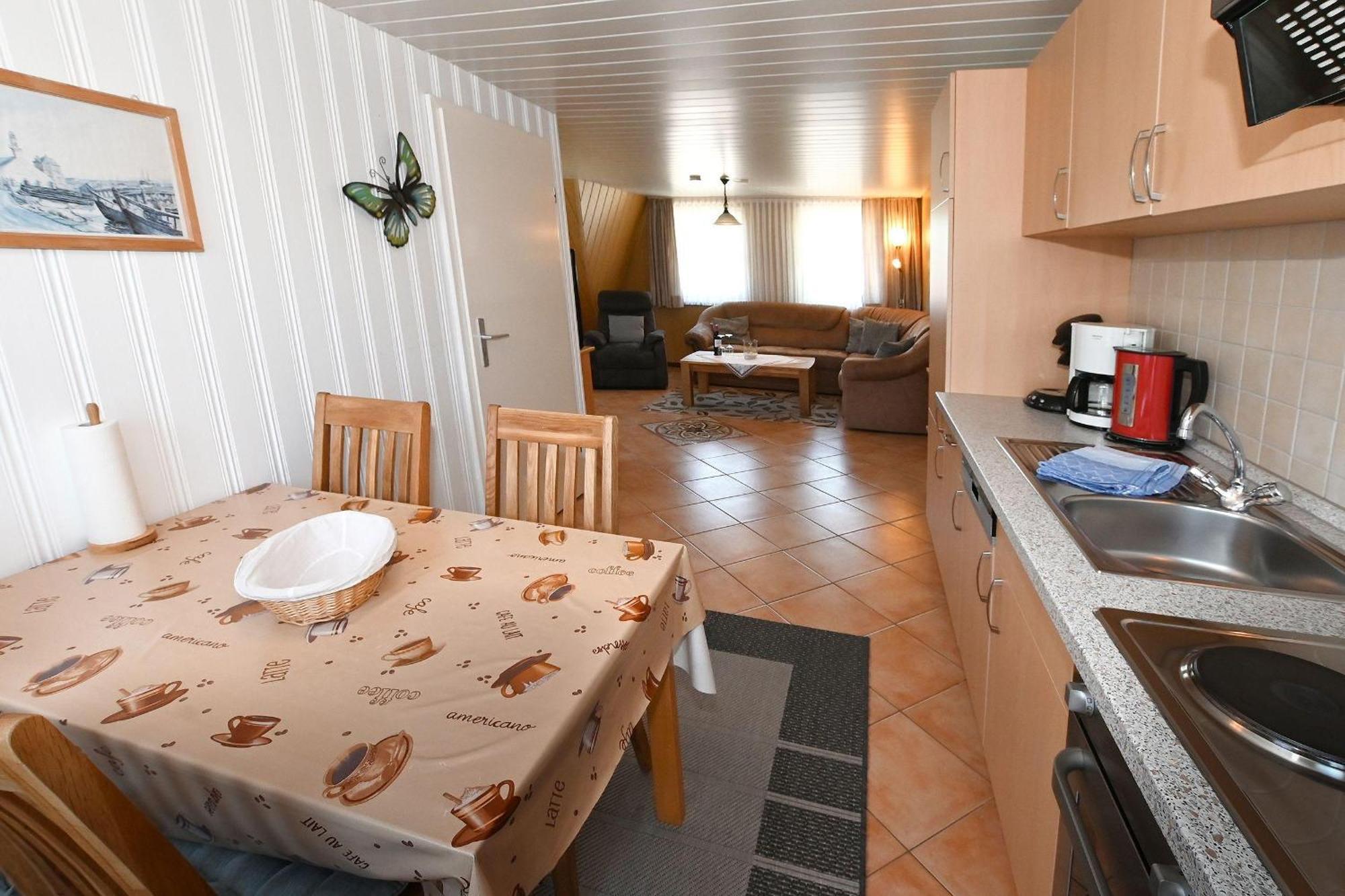 Haus-Karin-Ferienwohnung-2 บือซุม ภายนอก รูปภาพ