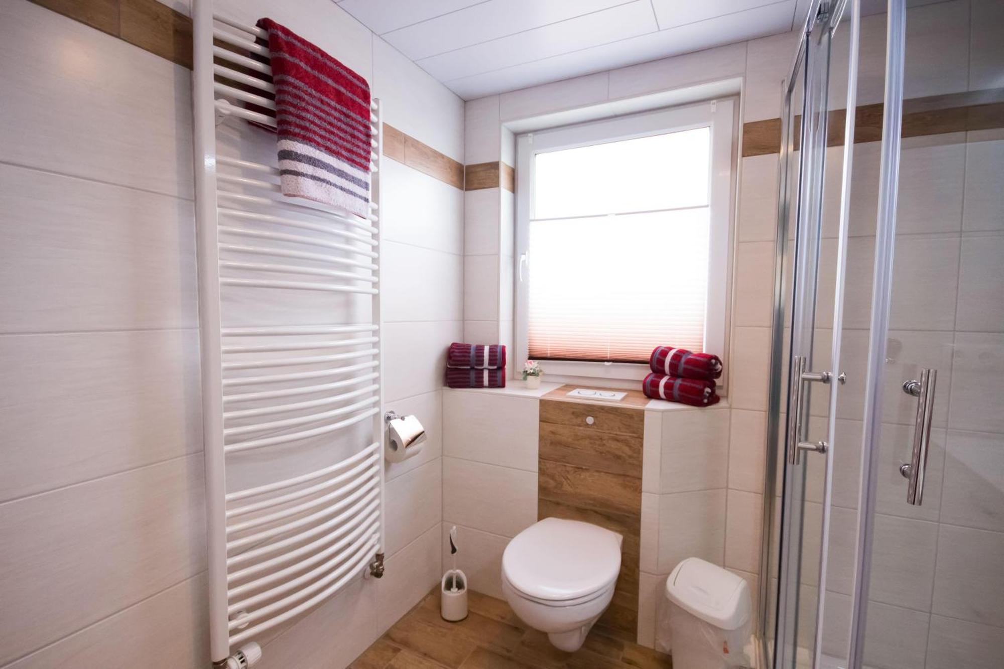 Haus-Karin-Ferienwohnung-2 บือซุม ภายนอก รูปภาพ