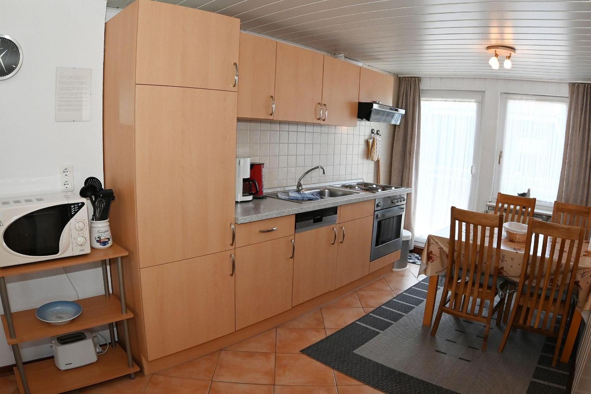 Haus-Karin-Ferienwohnung-2 บือซุม ภายนอก รูปภาพ