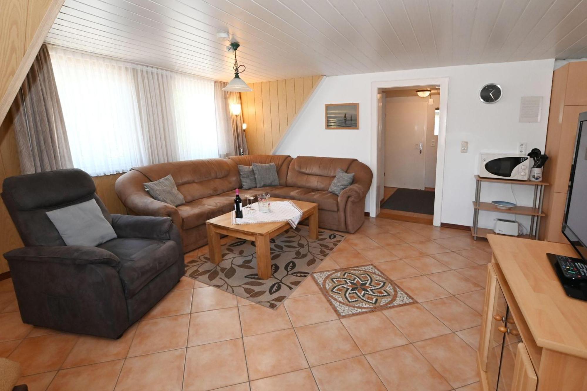 Haus-Karin-Ferienwohnung-2 บือซุม ภายนอก รูปภาพ