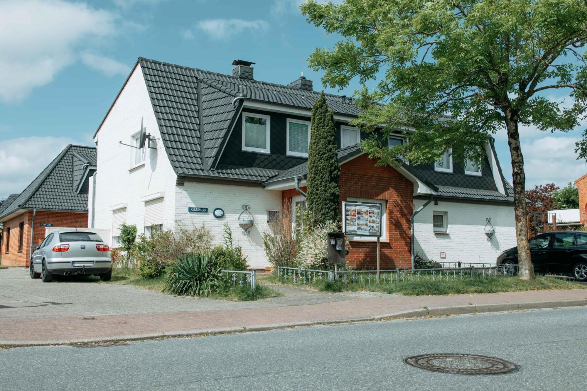 Haus-Karin-Ferienwohnung-2 บือซุม ภายนอก รูปภาพ