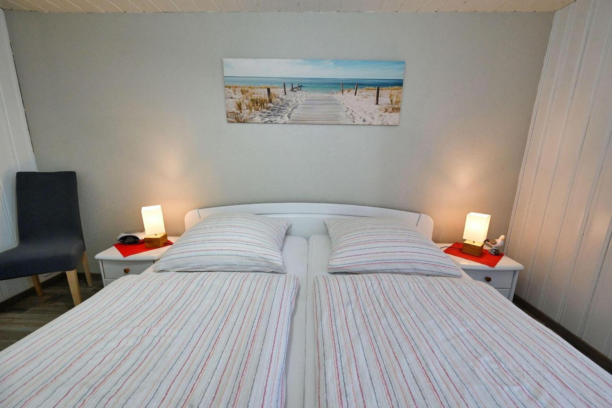 Haus-Karin-Ferienwohnung-2 บือซุม ภายนอก รูปภาพ