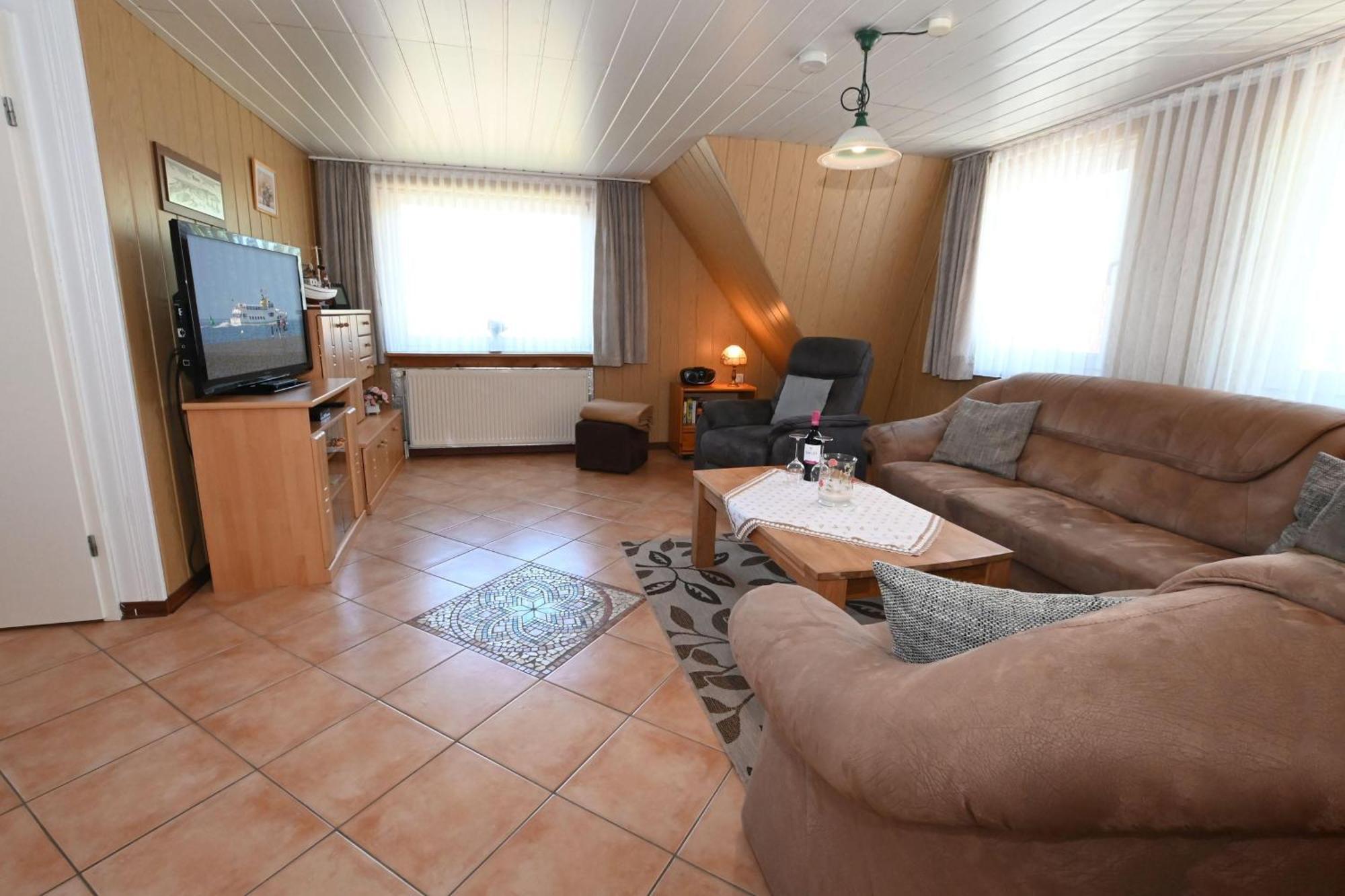 Haus-Karin-Ferienwohnung-2 บือซุม ภายนอก รูปภาพ